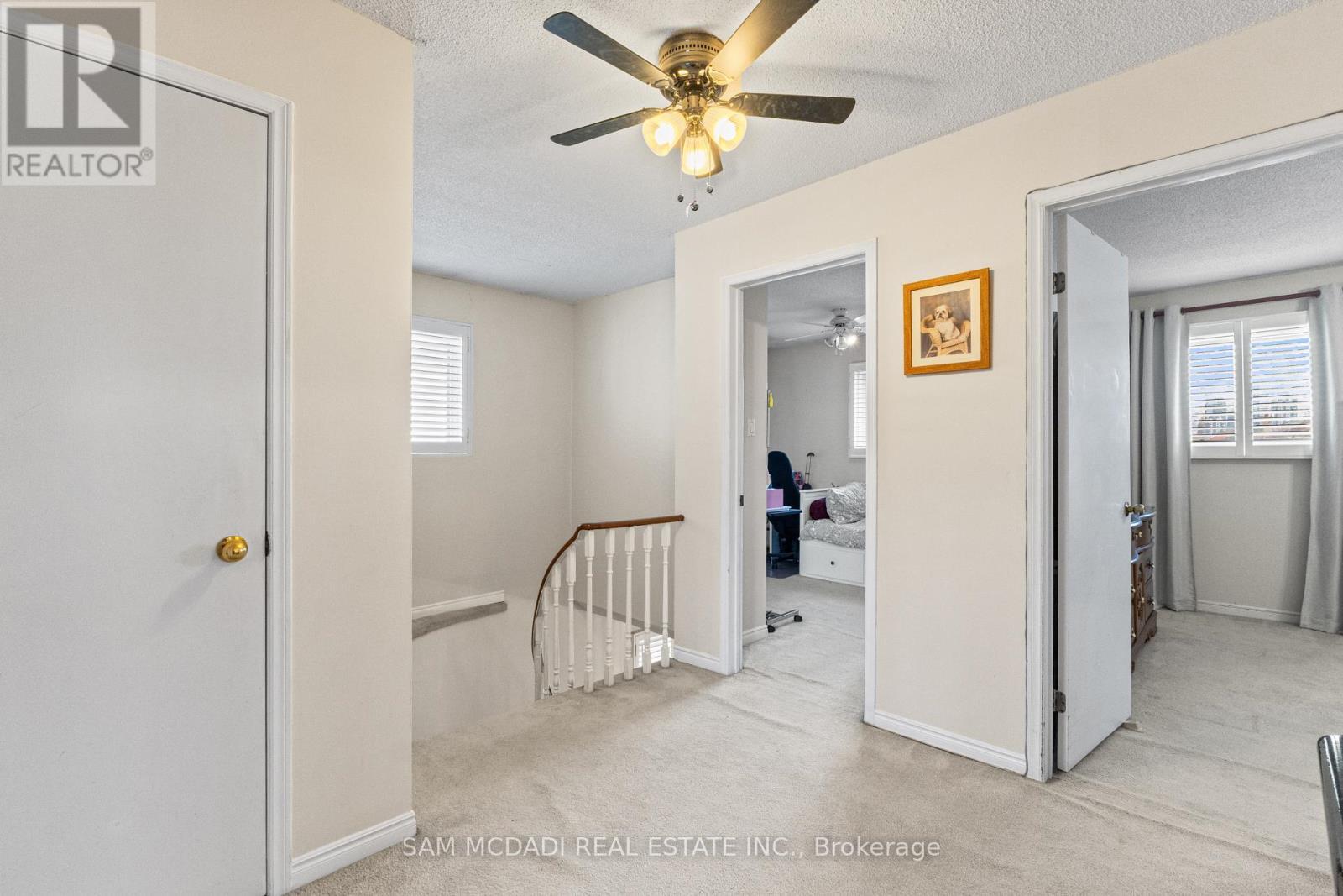 1004 Queensbridge Drive, Mississauga, ON - Indoor Photo Showing Other Room