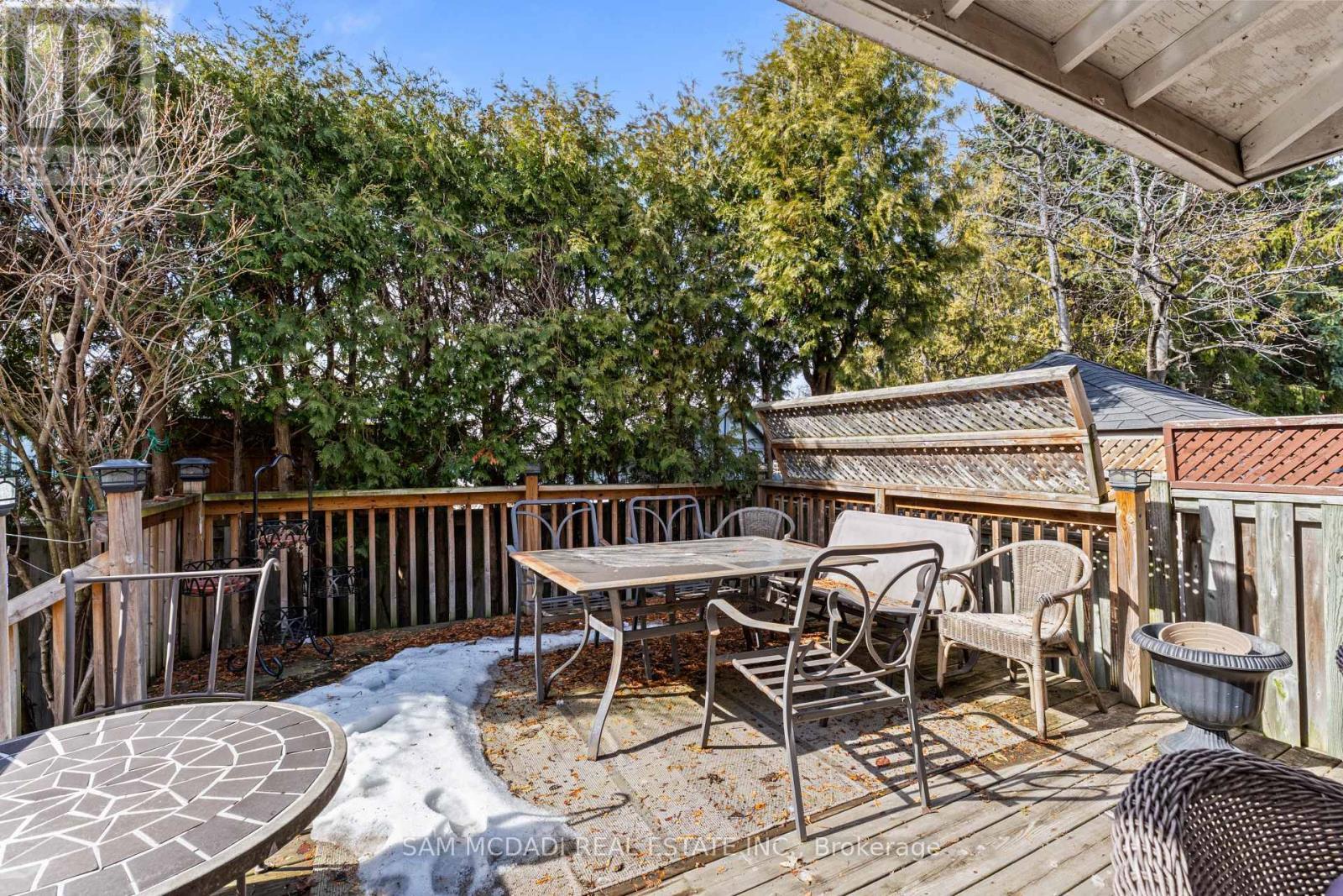 1004 Queensbridge Drive, Mississauga, ON - Outdoor With Deck Patio Veranda