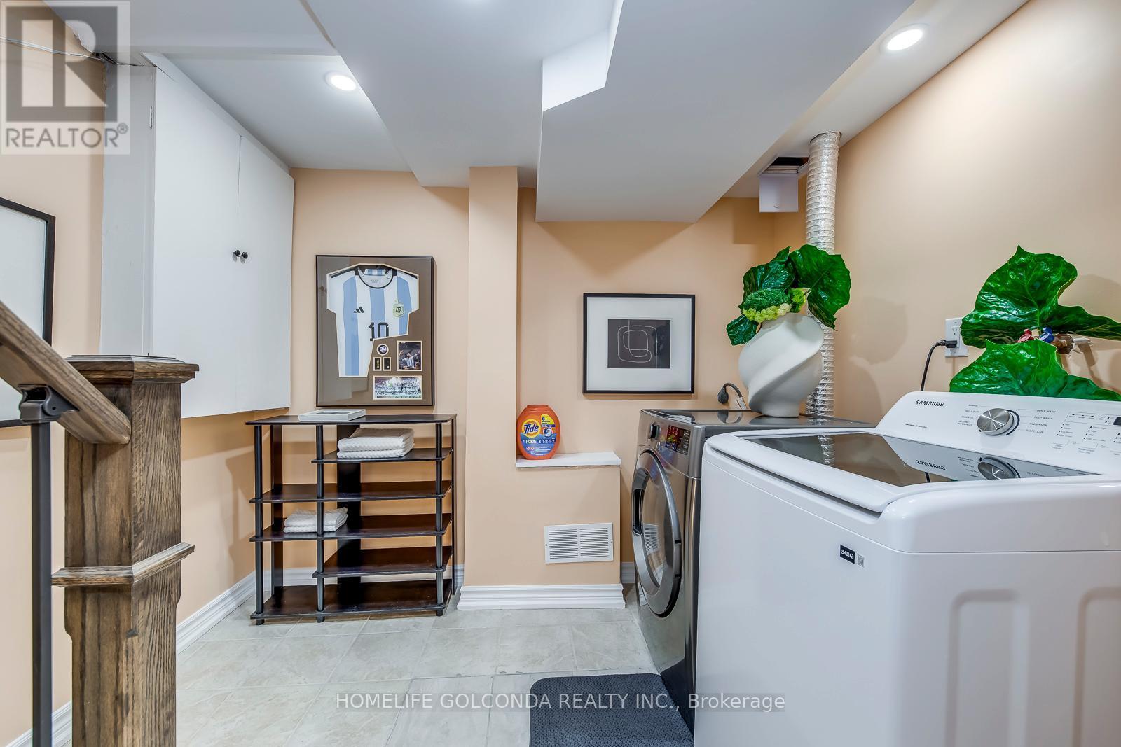 439 Bluesky Crescent, Mississauga, ON - Indoor Photo Showing Laundry Room