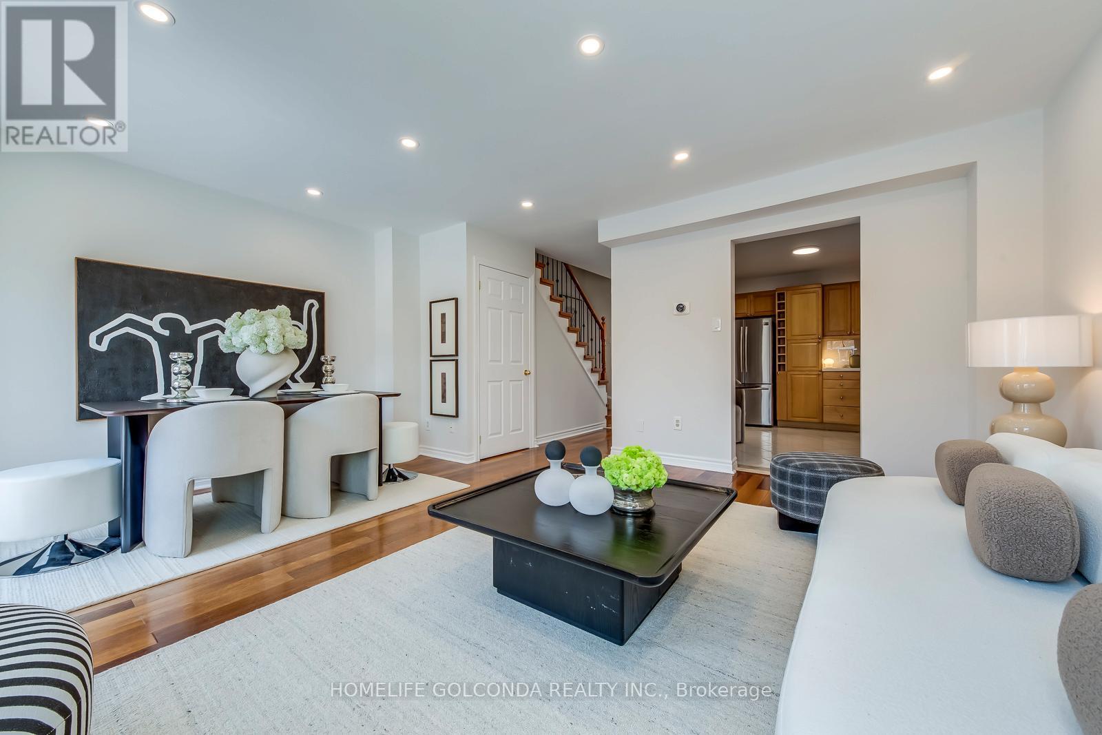 439 Bluesky Crescent, Mississauga, ON - Indoor Photo Showing Living Room With Fireplace