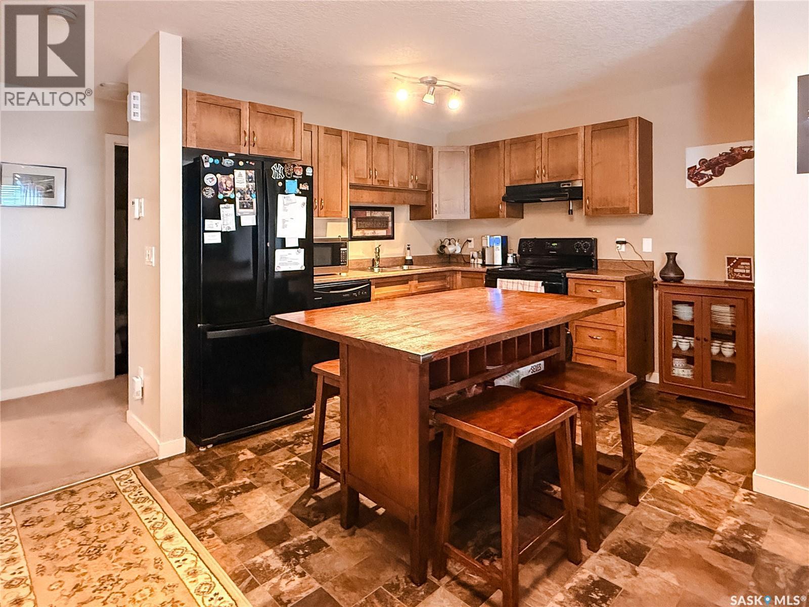 102 5525 Blake Crescent, Regina, SK - Indoor Photo Showing Kitchen