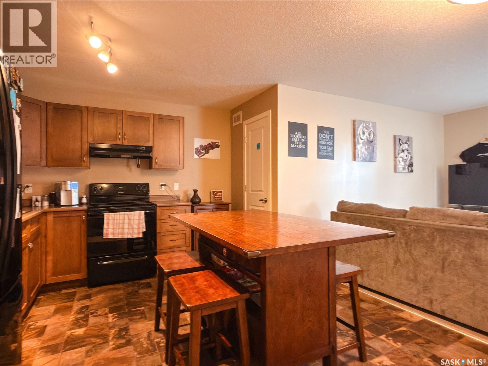 102 5525 Blake Crescent, Regina, SK - Indoor Photo Showing Kitchen