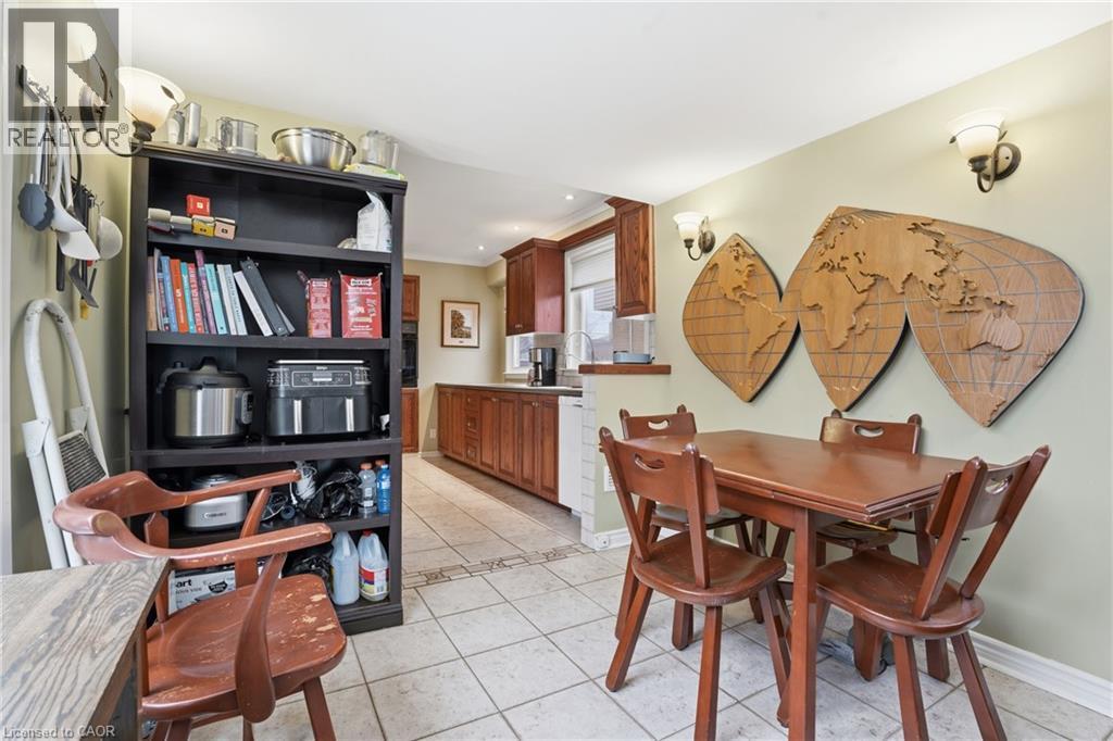 77 Arcade Crescent, Hamilton, ON - Indoor Photo Showing Dining Room