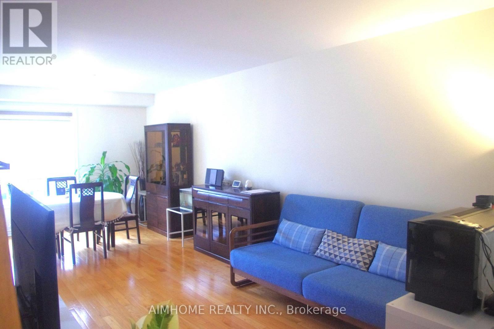 4889 James Austin Drive, Mississauga, ON - Indoor