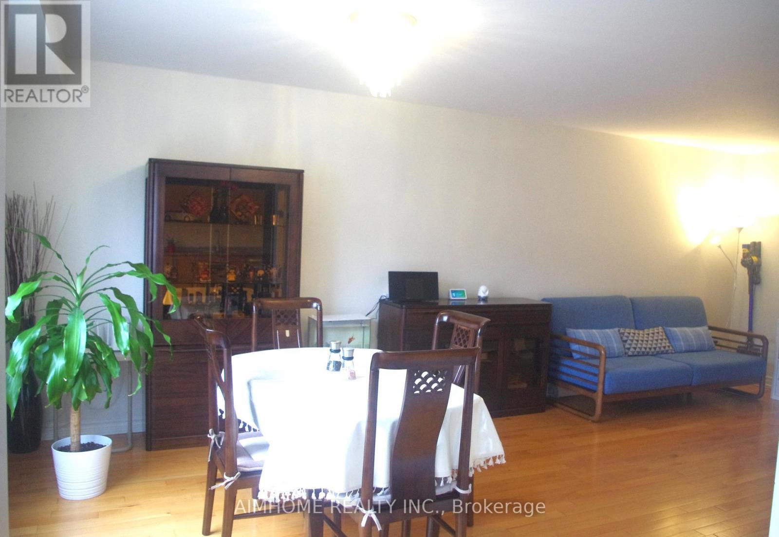 4889 James Austin Drive, Mississauga, ON - Indoor