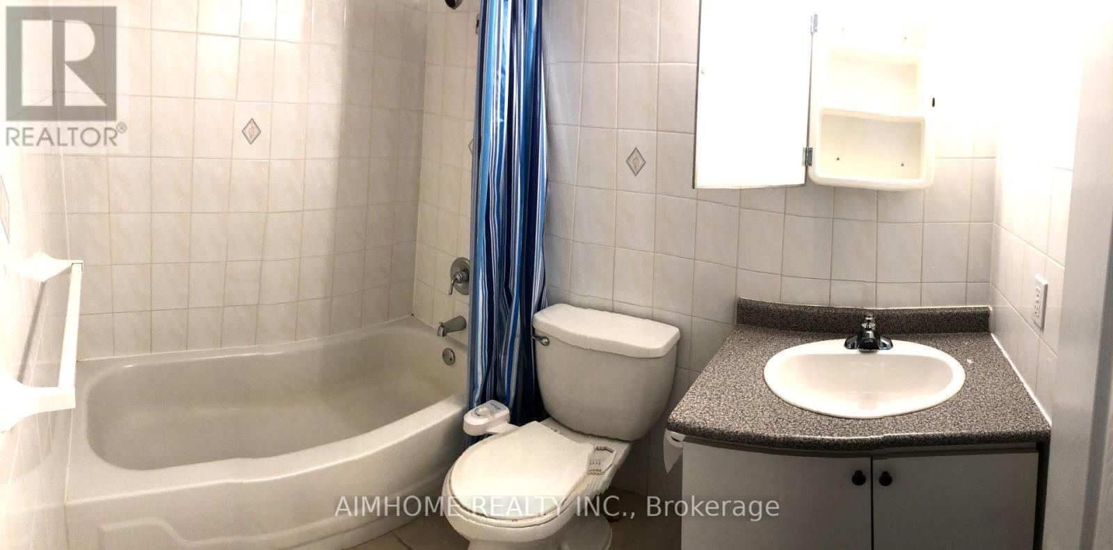 4889 James Austin Drive, Mississauga, ON - Indoor Photo Showing Bathroom