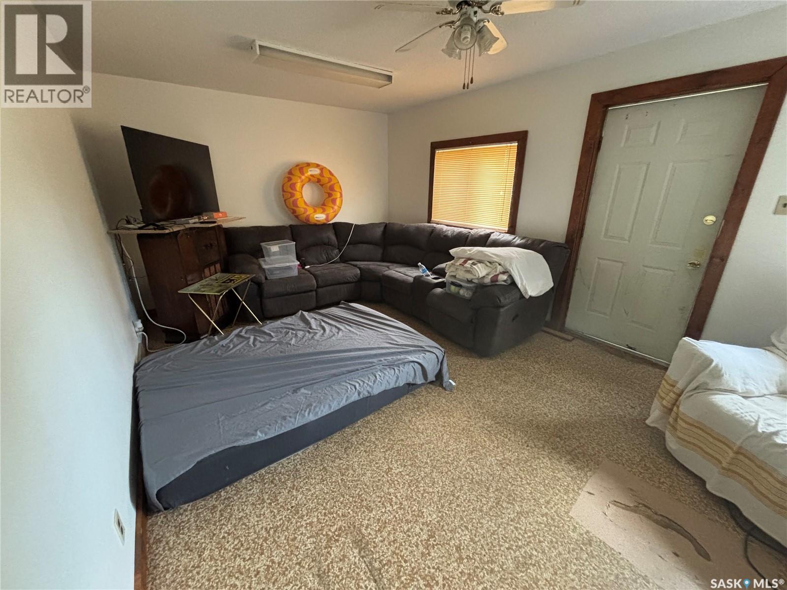 202 Dixon Avenue, Kinistino, SK - Indoor