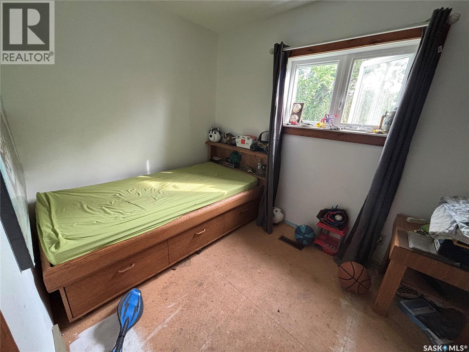 202 Dixon Avenue, Kinistino, SK - Indoor Photo Showing Bedroom