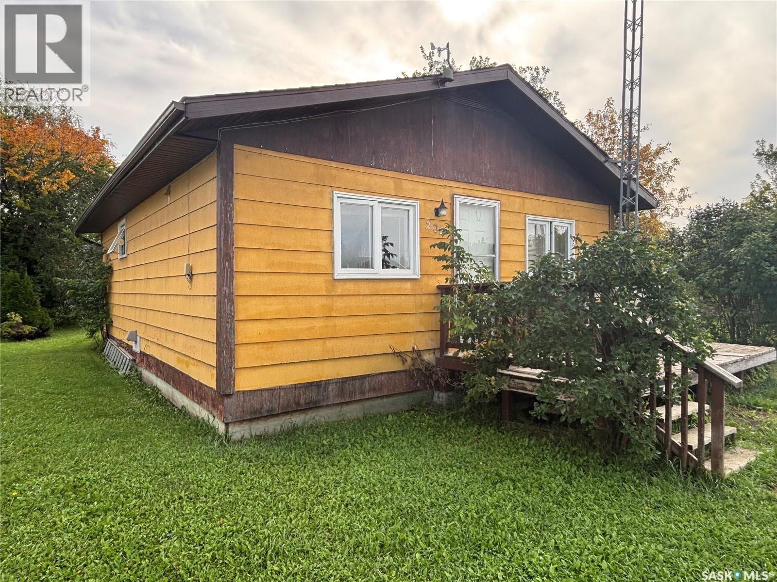 202 Dixon Avenue, Kinistino, SK - Outdoor