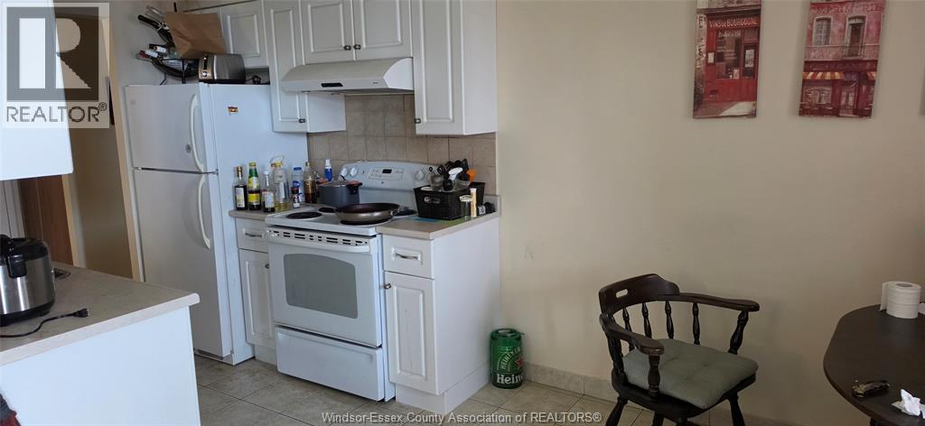 150 Park Unit# 908, Windsor, ON - Indoor Photo Showing Kitchen