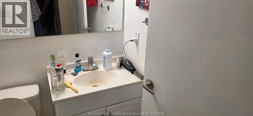 150 Park Unit# 908, Windsor, ON - Indoor Photo Showing Bathroom