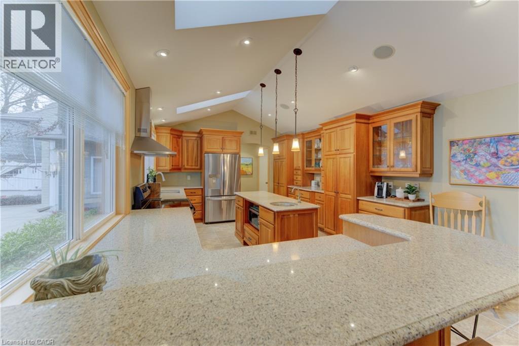 140 Aberdeen Road, Kitchener, ON - Indoor Photo Showing Kitchen