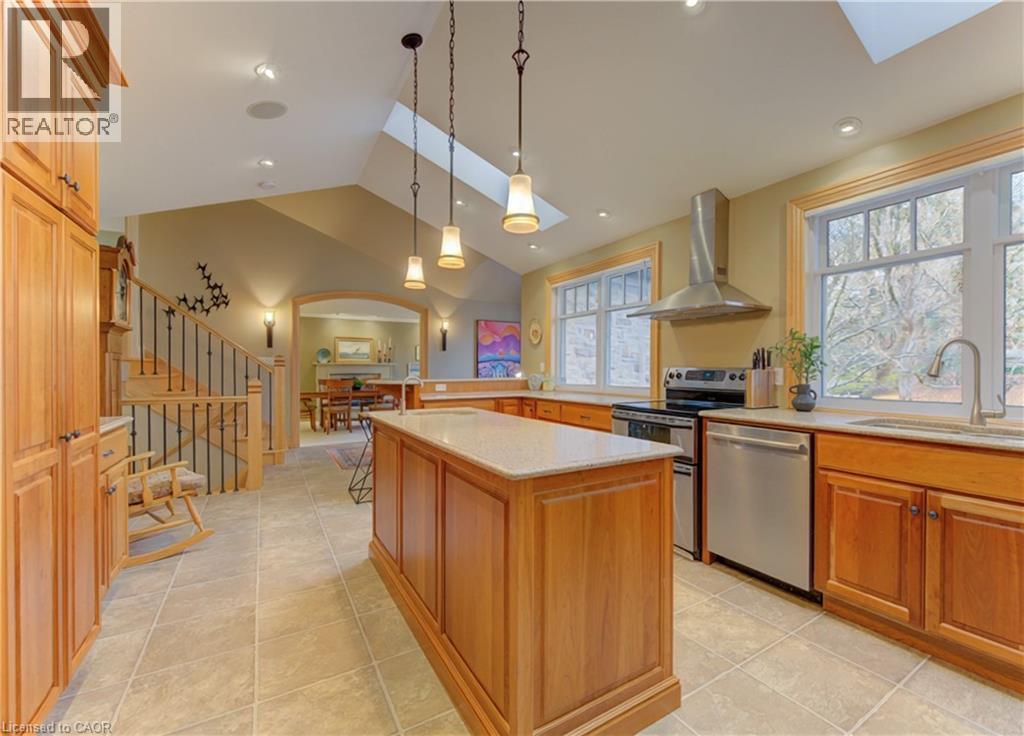 140 Aberdeen Road, Kitchener, ON - Indoor Photo Showing Kitchen