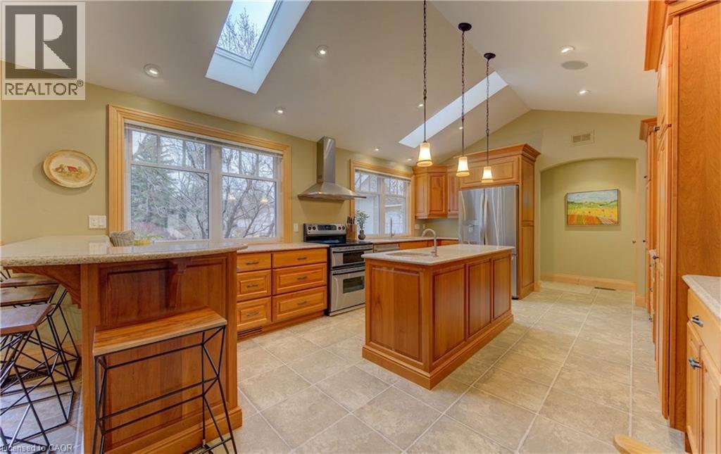 140 Aberdeen Road, Kitchener, ON - Indoor Photo Showing Kitchen