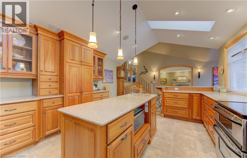 140 Aberdeen Road, Kitchener, ON - Indoor Photo Showing Kitchen