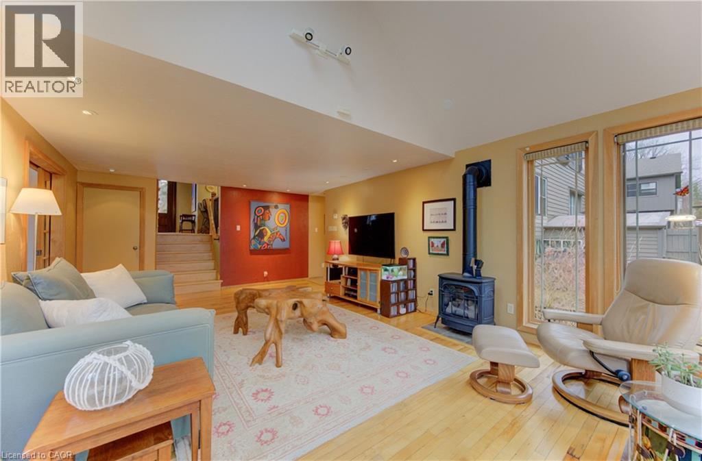 140 Aberdeen Road, Kitchener, ON - Indoor Photo Showing Living Room With Fireplace