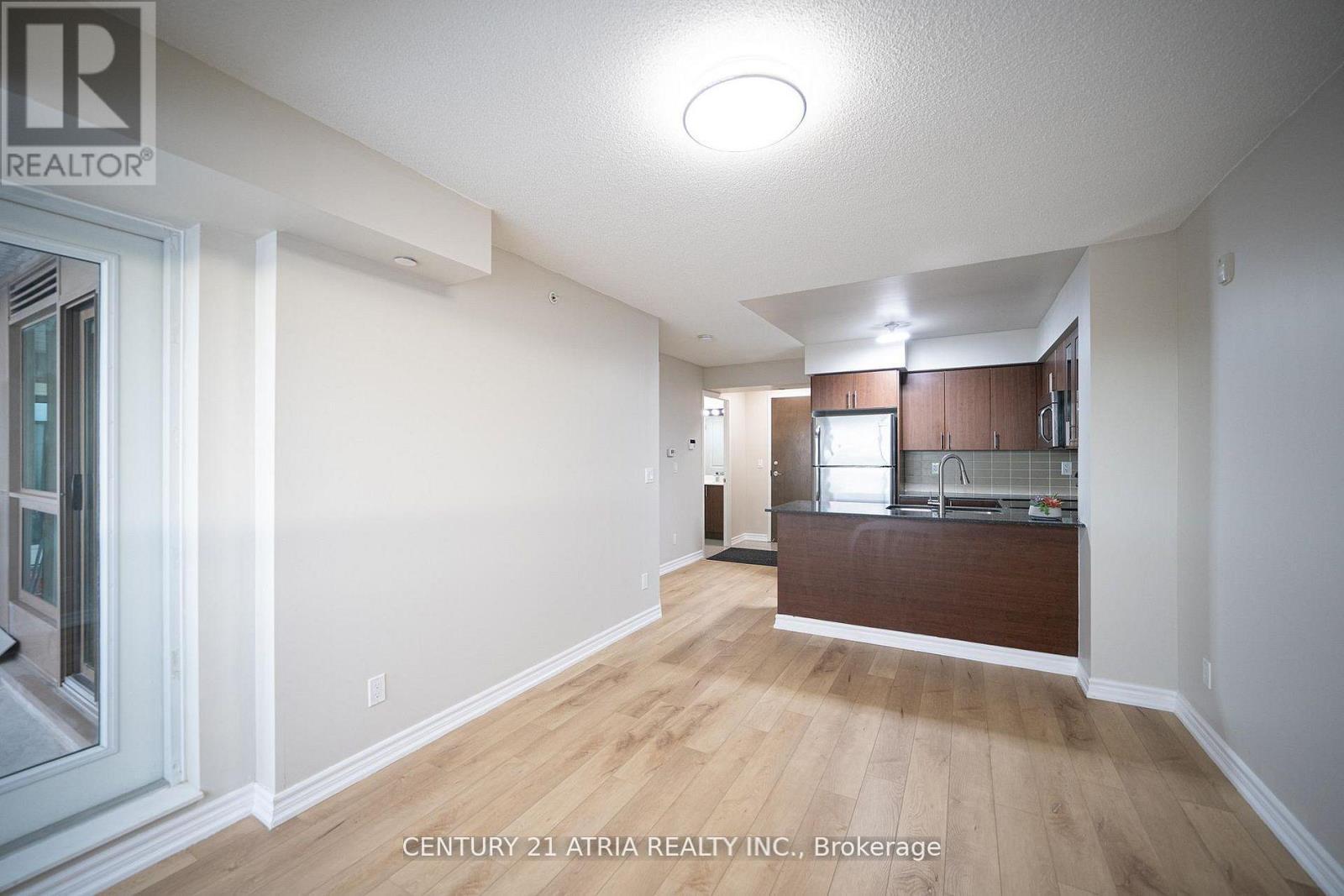 812 - 75 Norman Bethune Avenue, Richmond Hill, ON - Indoor