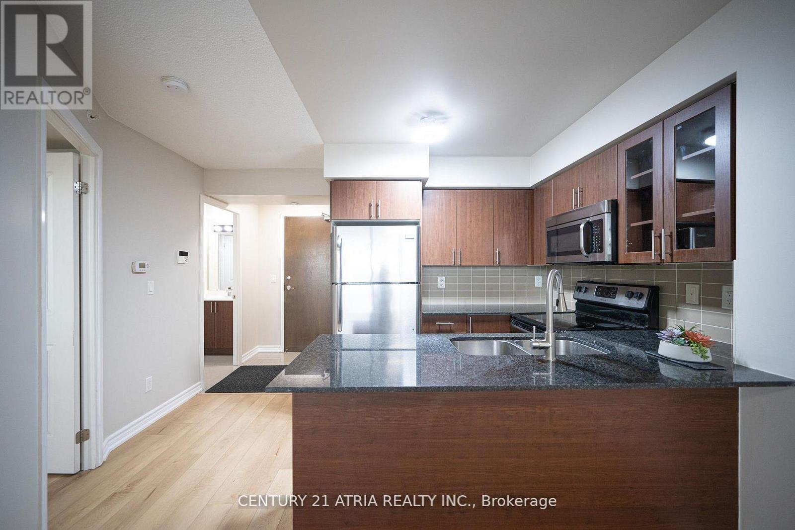 812 - 75 Norman Bethune Avenue, Richmond Hill, ON - Indoor Photo Showing Kitchen With Double Sink