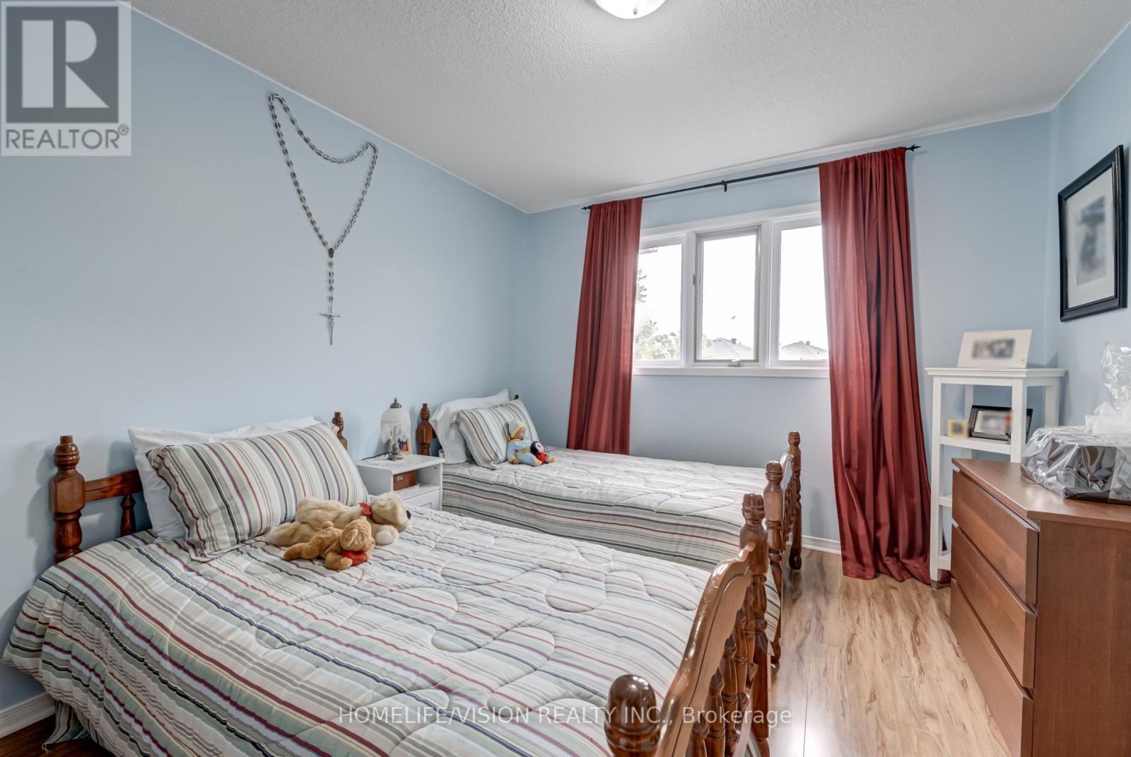 55 Etherington Crescent, Barrie, ON - Indoor Photo Showing Bedroom