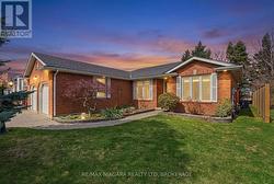 7865 BISHOP AVENUE Niagara Falls (Mt. Carmel), ON L2H 3C6