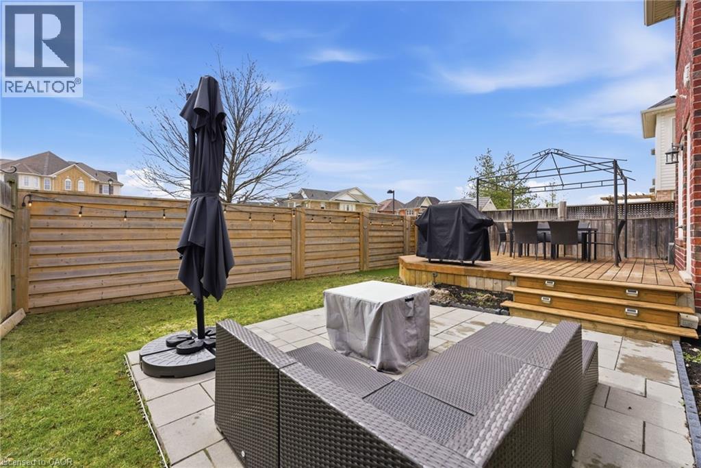 910 Vickerman Way, Milton, ON - Outdoor