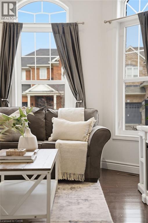 910 Vickerman Way, Milton, ON - Indoor