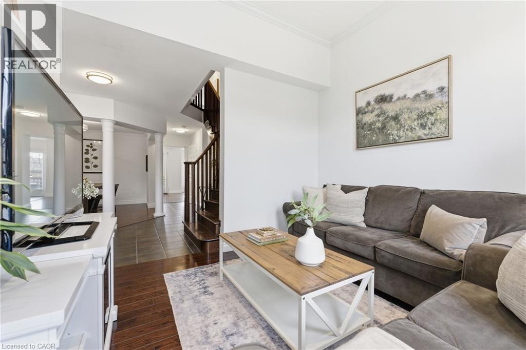 910 Vickerman Way, Milton, ON - Indoor Photo Showing Living Room