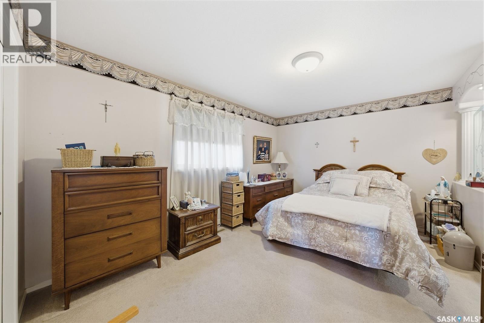 707 Bayview Close, Saskatoon, SK - Indoor Photo Showing Bedroom