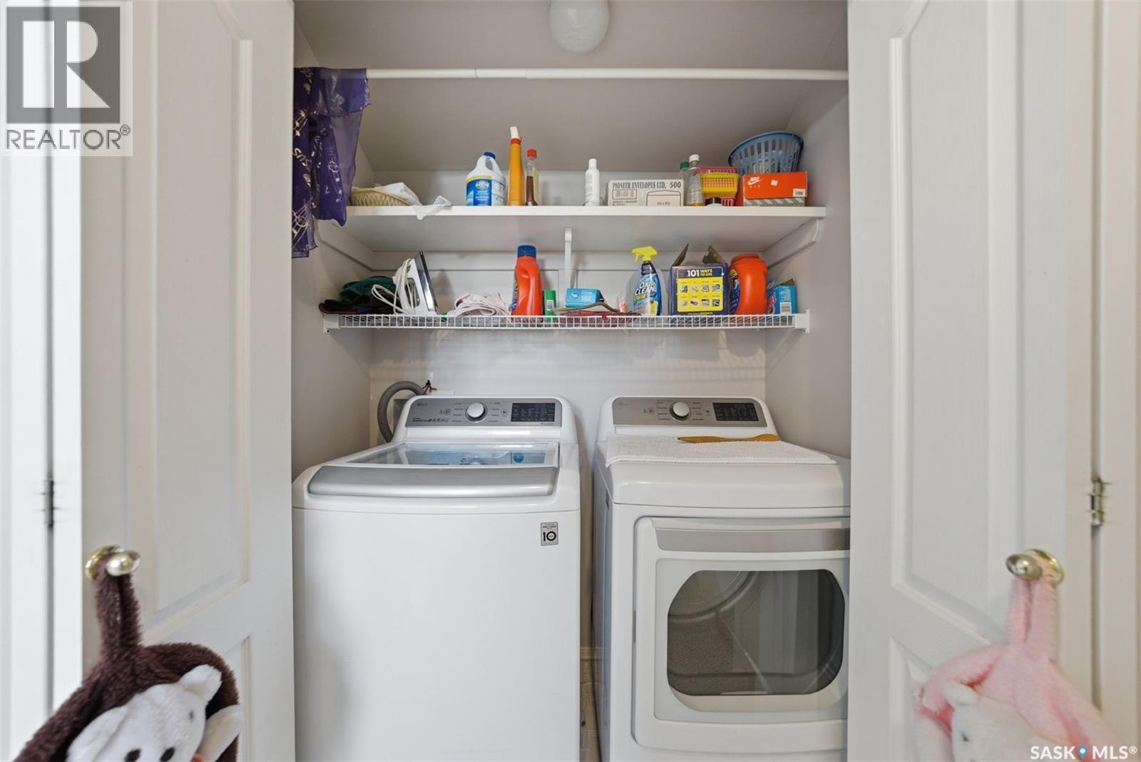 707 Bayview Close, Saskatoon, SK - Indoor Photo Showing Laundry Room