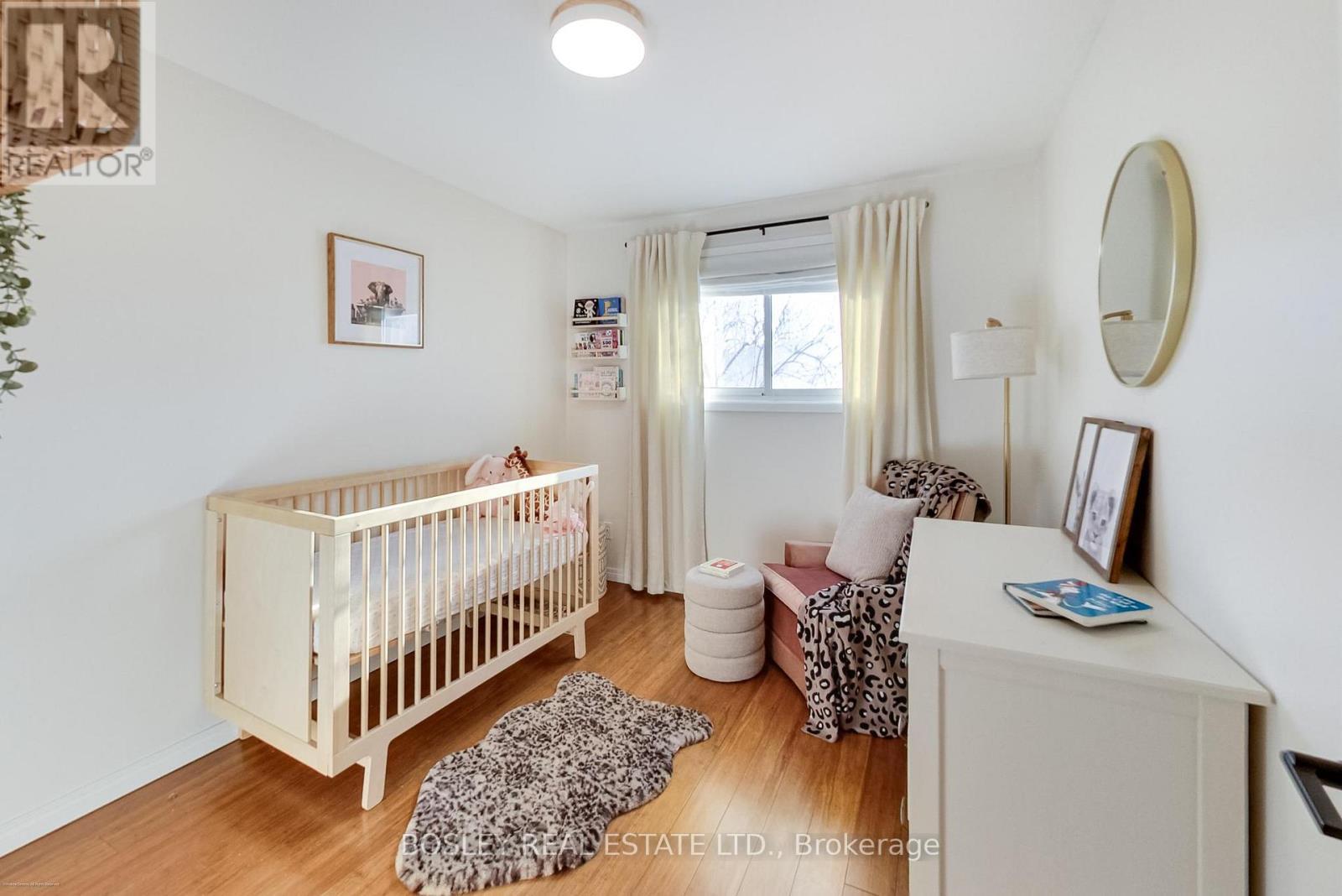 801 Eaglemount Crescent, Mississauga, ON - Indoor