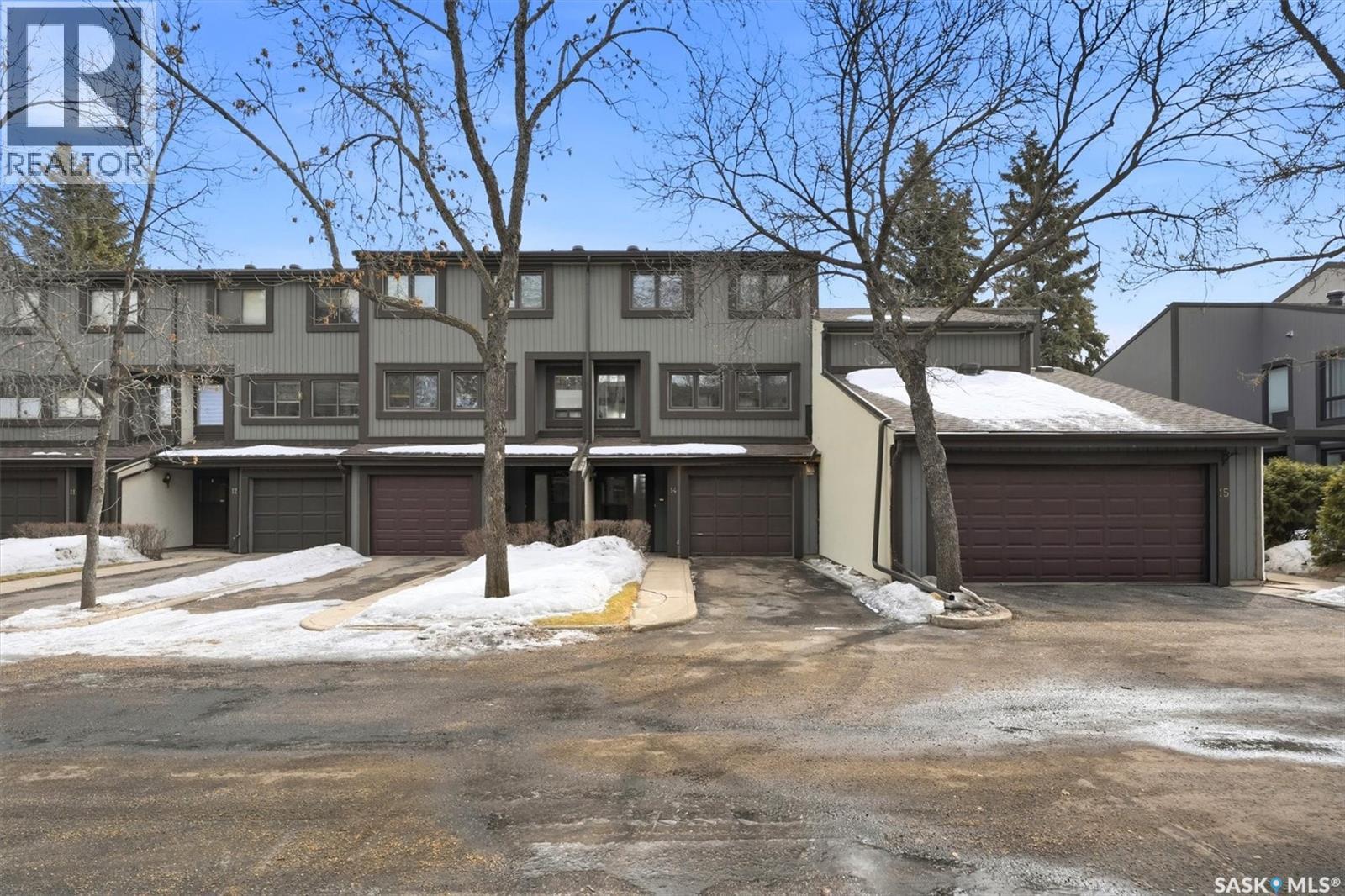 14 455 Pinehouse Drive, Saskatoon, SK - Outdoor