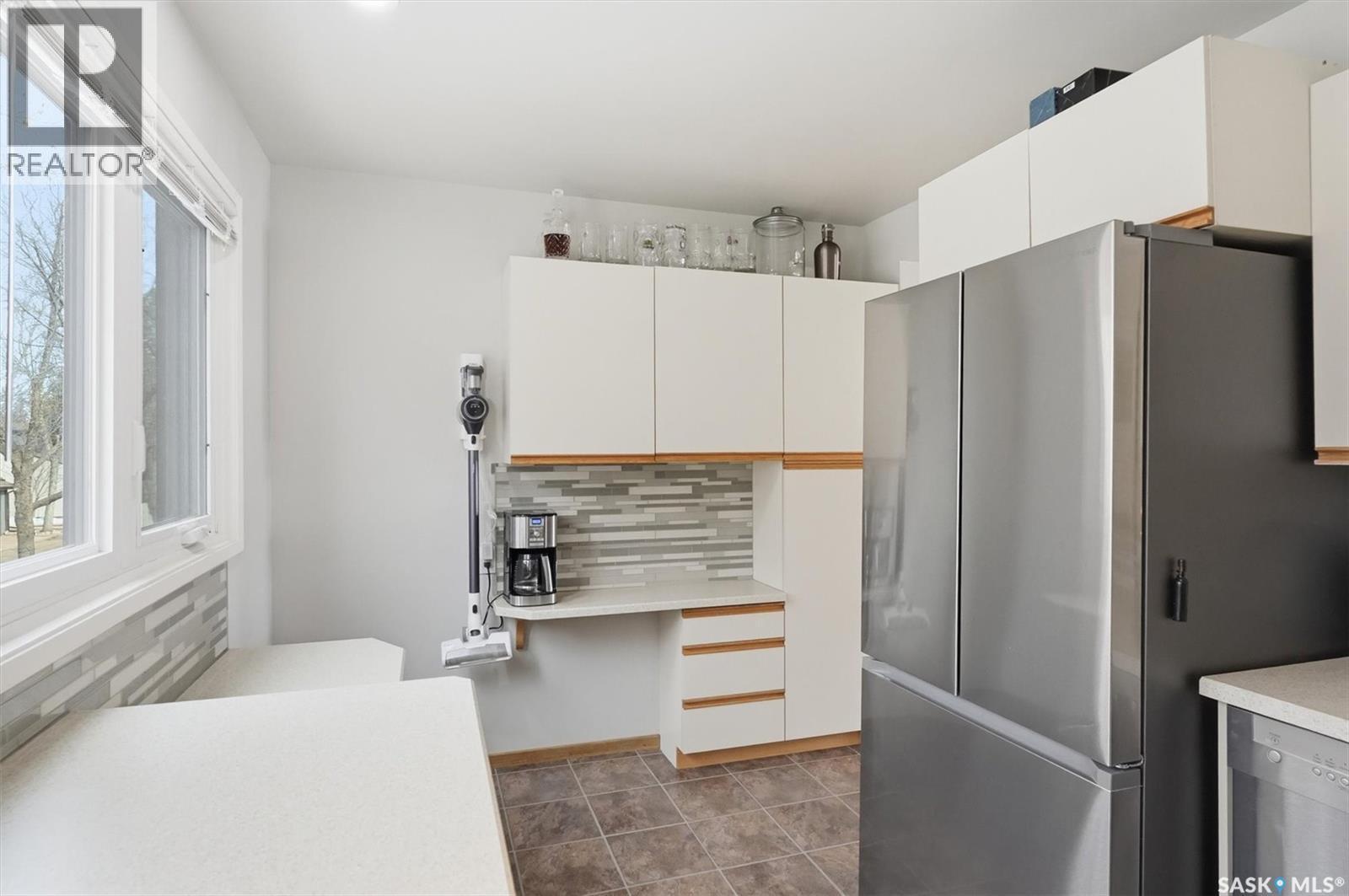 14 455 Pinehouse Drive, Saskatoon, SK - Indoor Photo Showing Kitchen