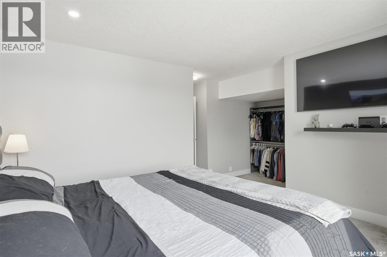 14 455 Pinehouse Drive, Saskatoon, SK - Indoor Photo Showing Bedroom