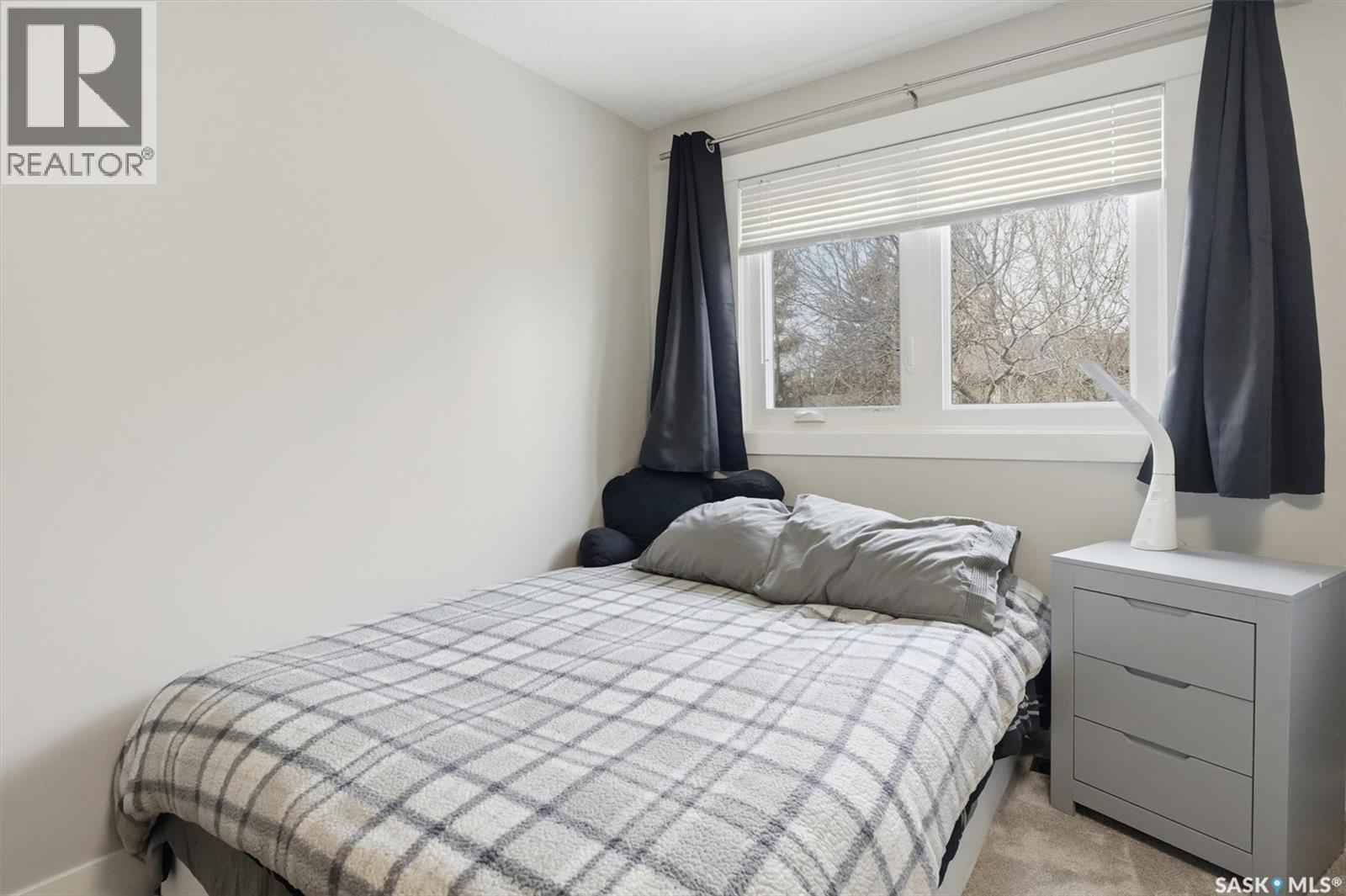 14 455 Pinehouse Drive, Saskatoon, SK - Indoor Photo Showing Bedroom