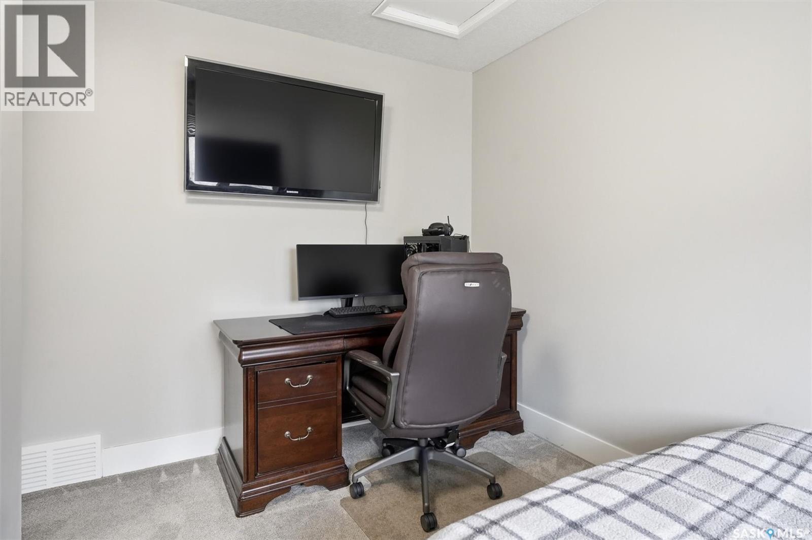 14 455 Pinehouse Drive, Saskatoon, SK - Indoor