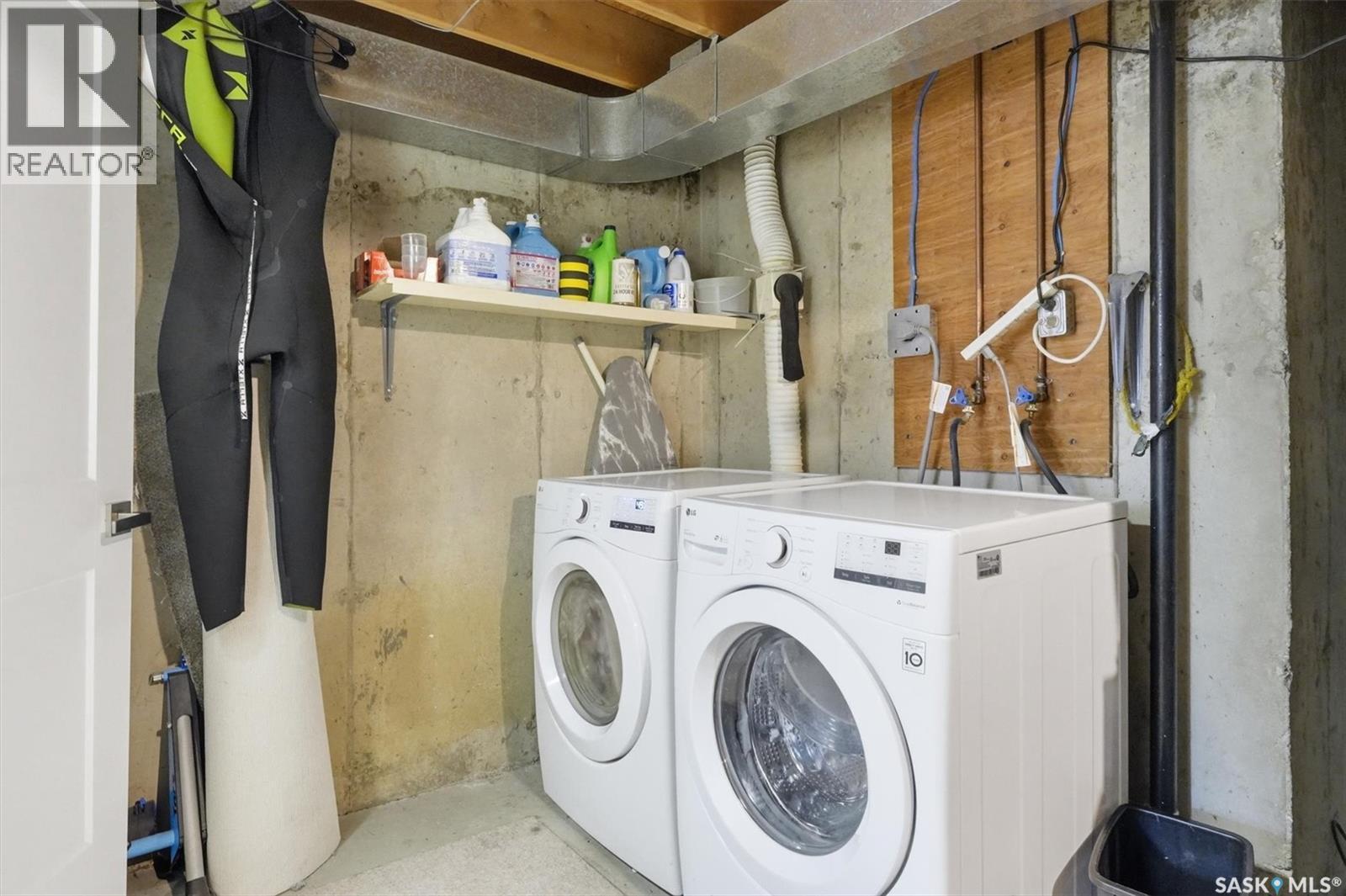 14 455 Pinehouse Drive, Saskatoon, SK - Indoor Photo Showing Laundry Room