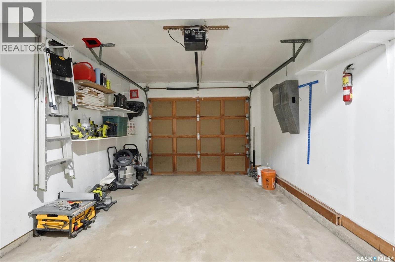 14 455 Pinehouse Drive, Saskatoon, SK - Indoor Photo Showing Garage