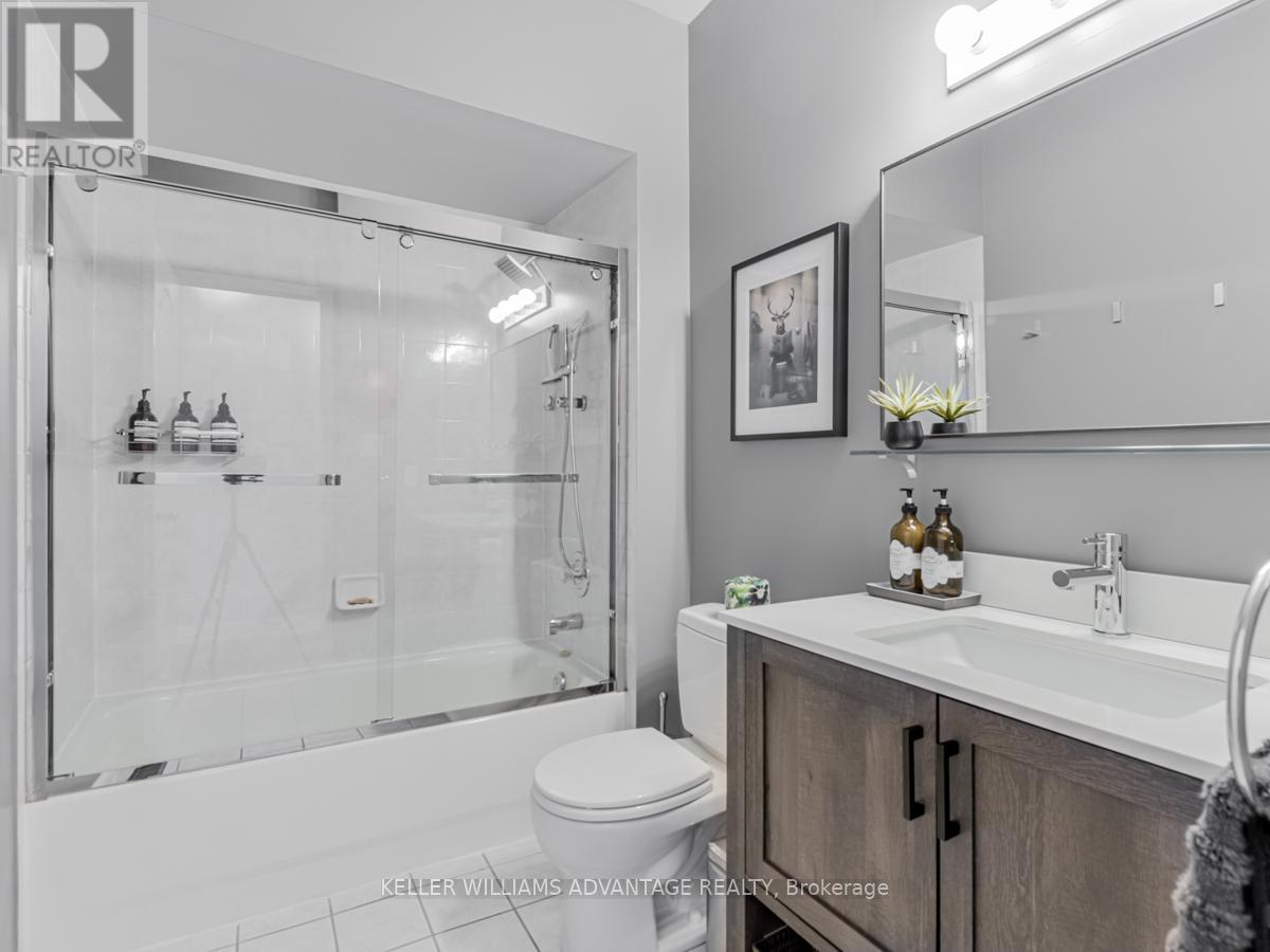 1521 Danforth Avenue, Toronto, ON - Indoor Photo Showing Bathroom