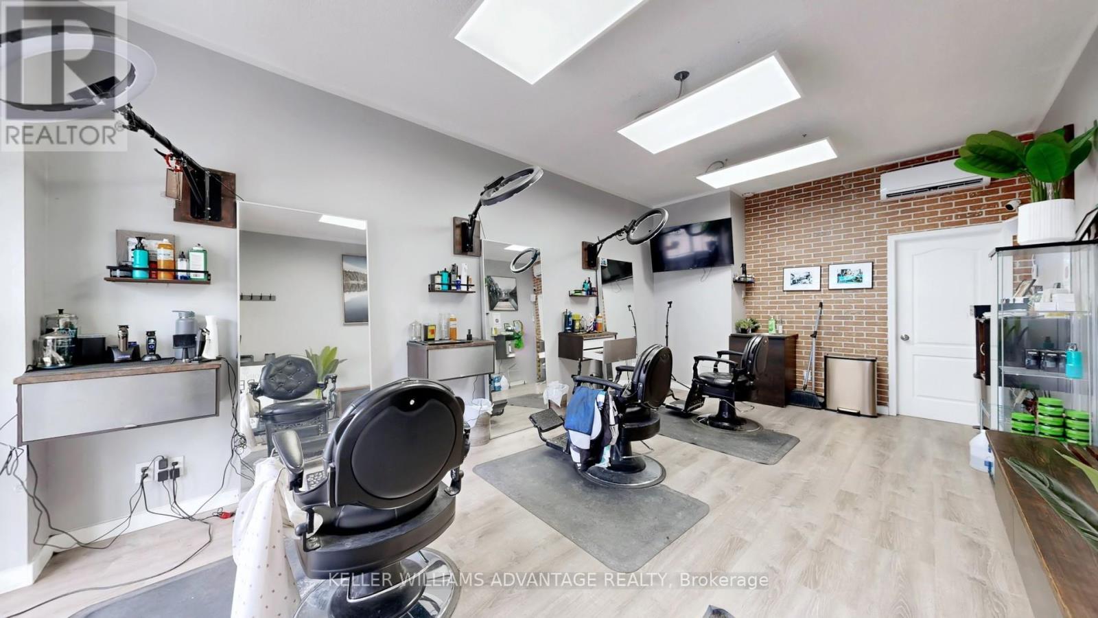1521 Danforth Avenue, Toronto, ON - Indoor