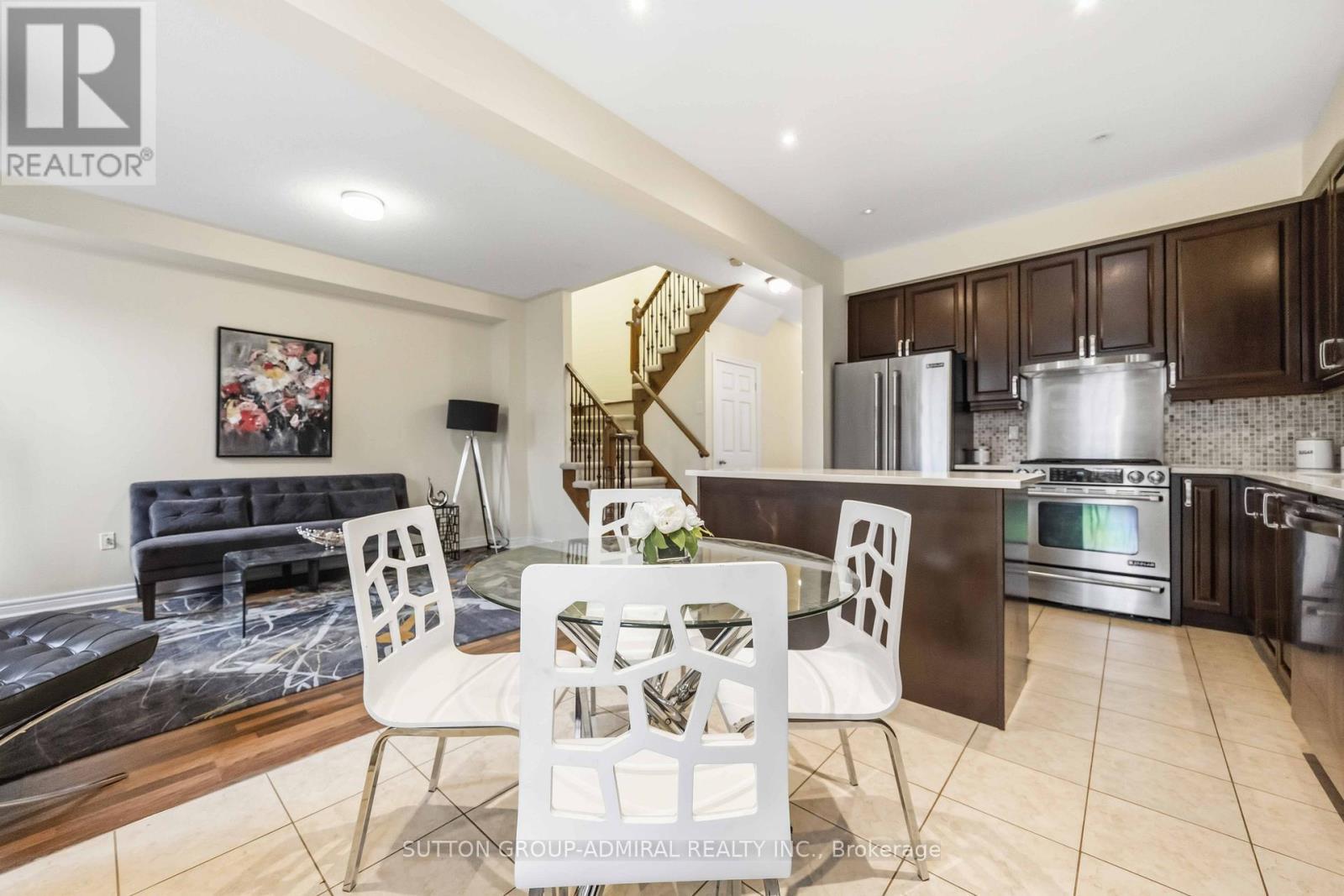 64 Evaridge Drive, Markham, ON - Indoor Photo Showing Kitchen