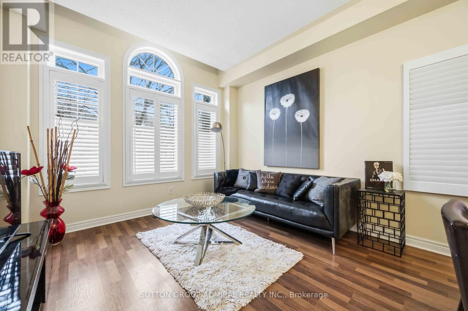 64 Evaridge Drive, Markham, ON - Indoor Photo Showing Living Room