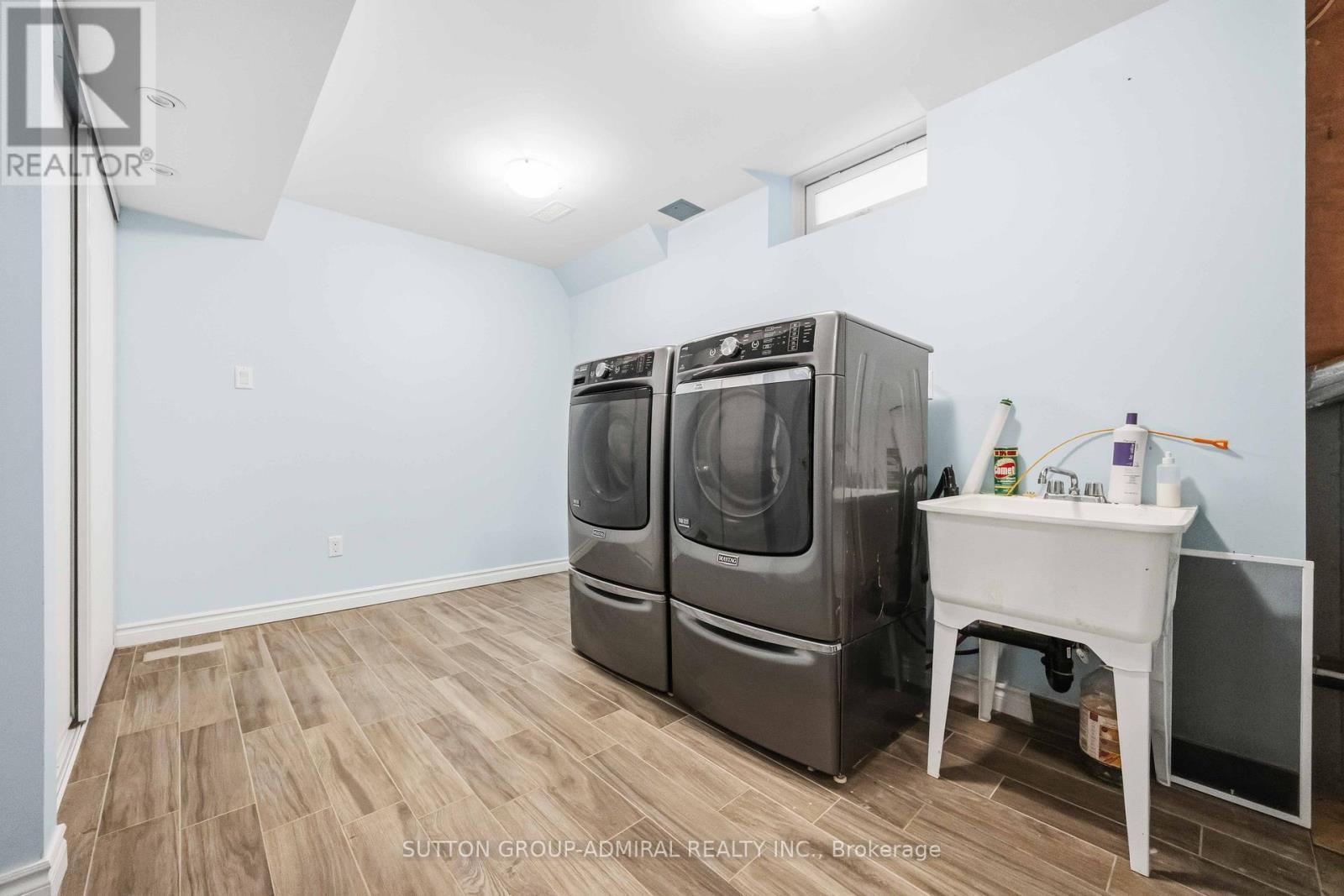 64 Evaridge Drive, Markham, ON - Indoor Photo Showing Laundry Room