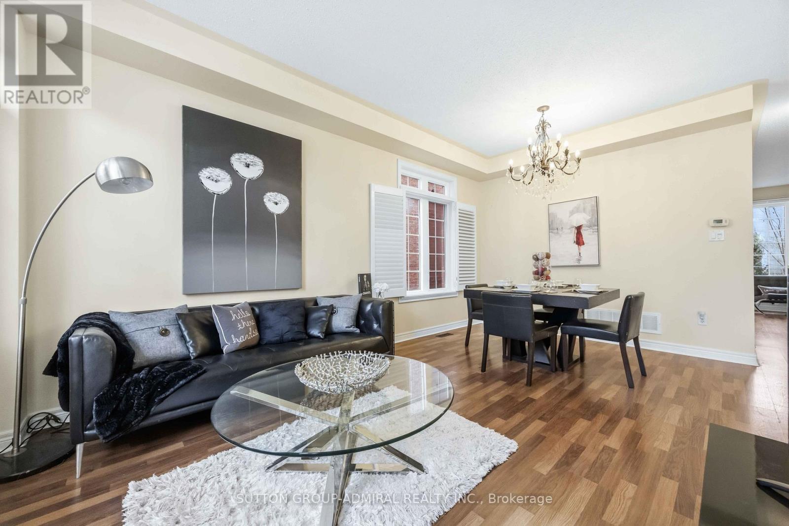64 Evaridge Drive, Markham, ON - Indoor Photo Showing Living Room