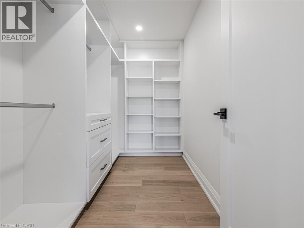 5502 Eaton Avenue, Burlington, ON - Indoor