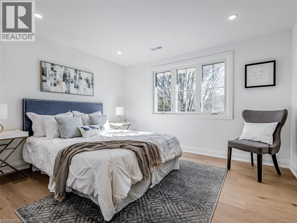 5502 Eaton Avenue, Burlington, ON - Indoor Photo Showing Bedroom
