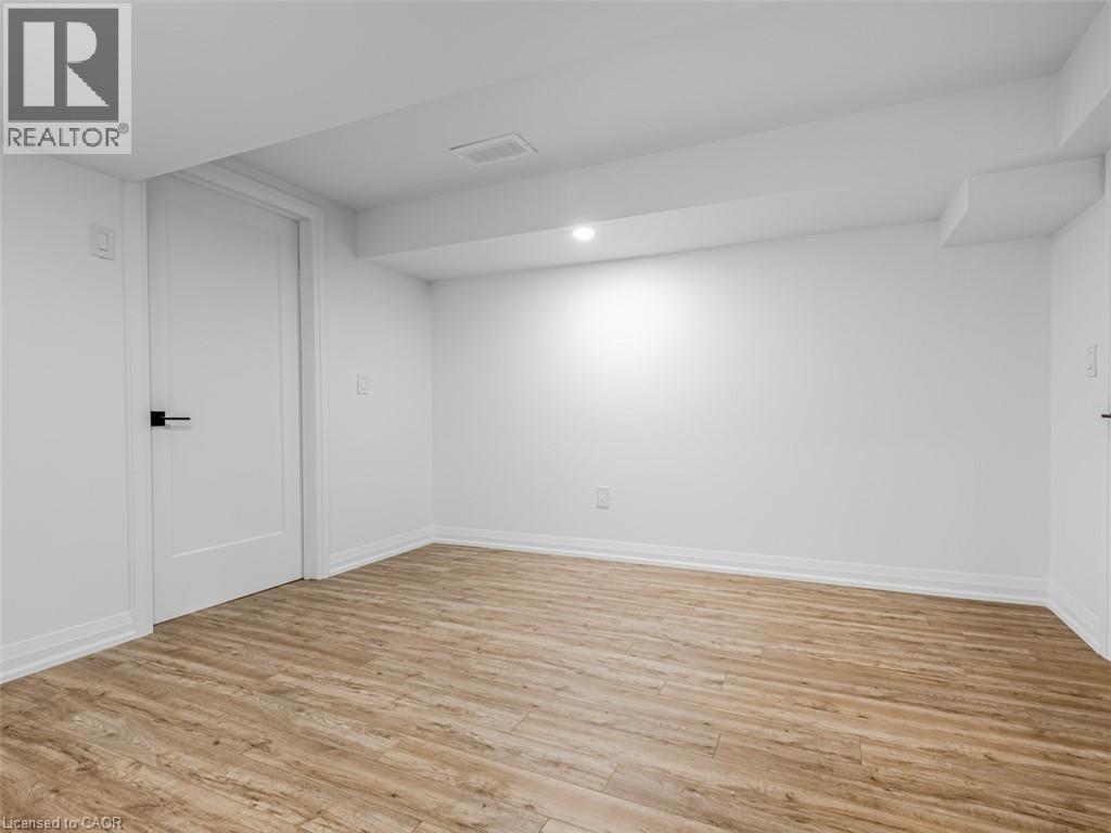 5502 Eaton Avenue, Burlington, ON - Indoor Photo Showing Other Room