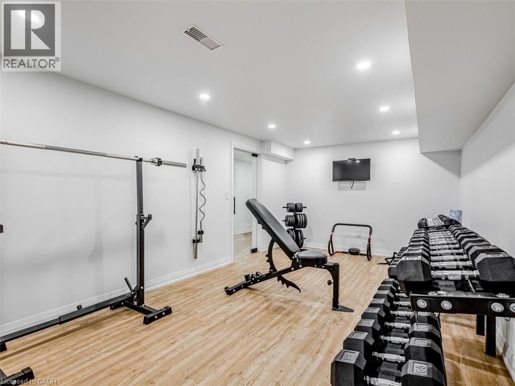 5502 Eaton Avenue, Burlington, ON - Indoor Photo Showing Gym Room