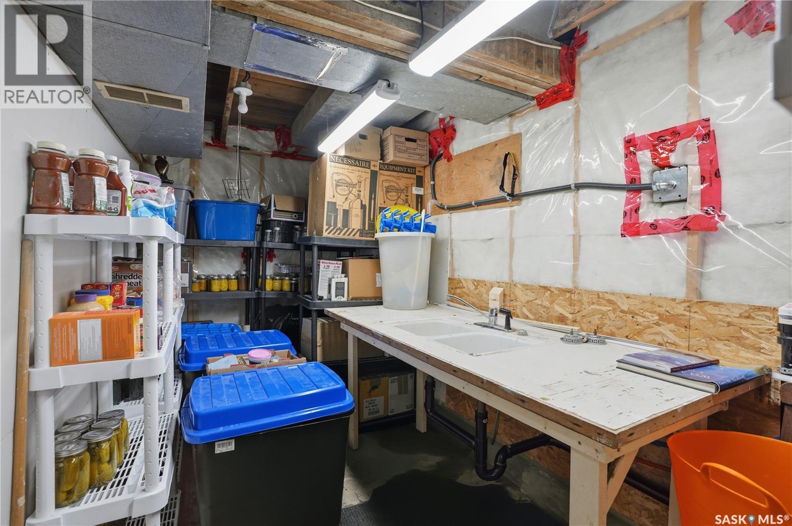 205 3Rd Avenue, Harris, SK - Indoor Photo Showing Basement