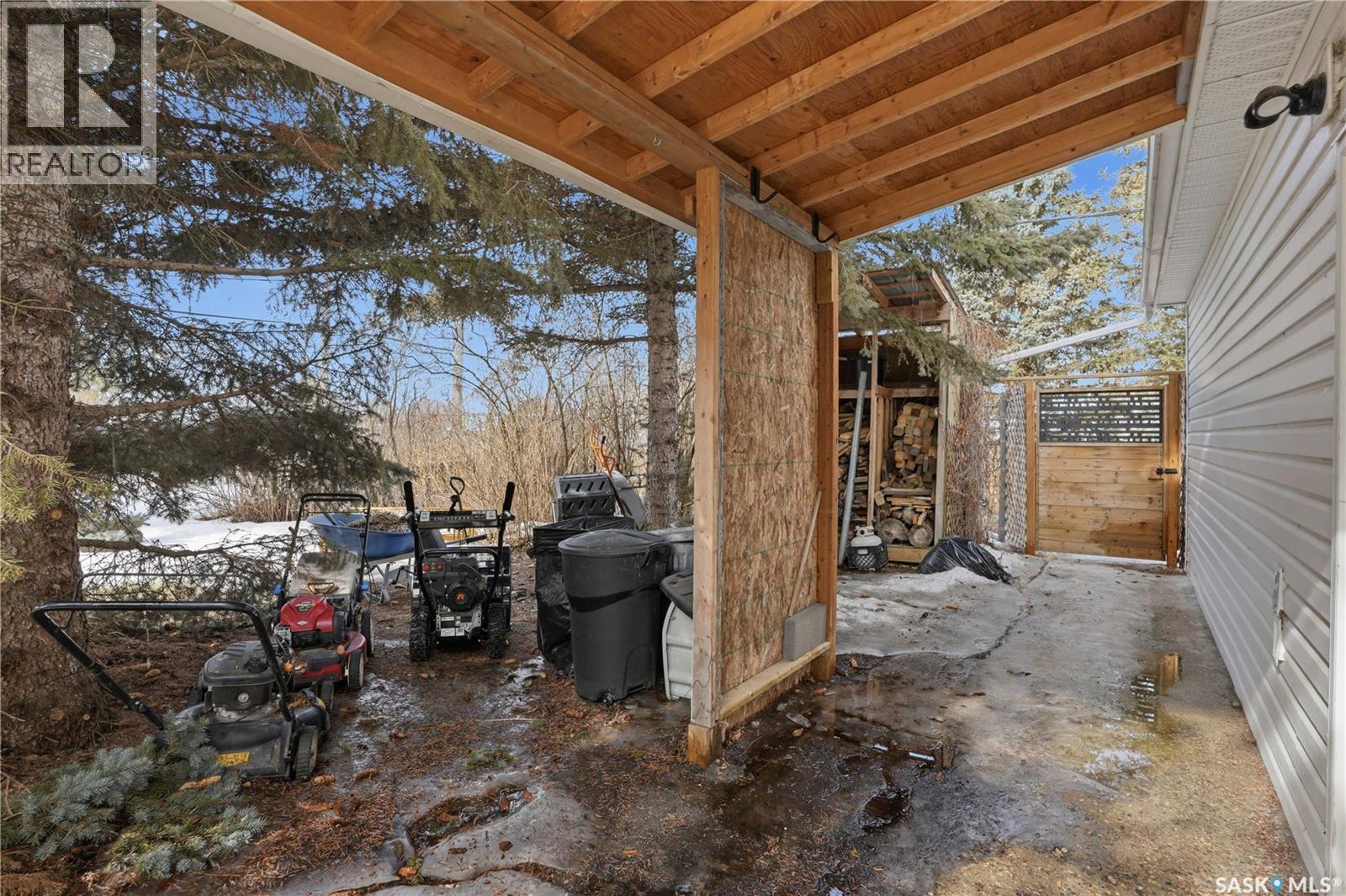 205 3Rd Avenue, Harris, SK - Outdoor