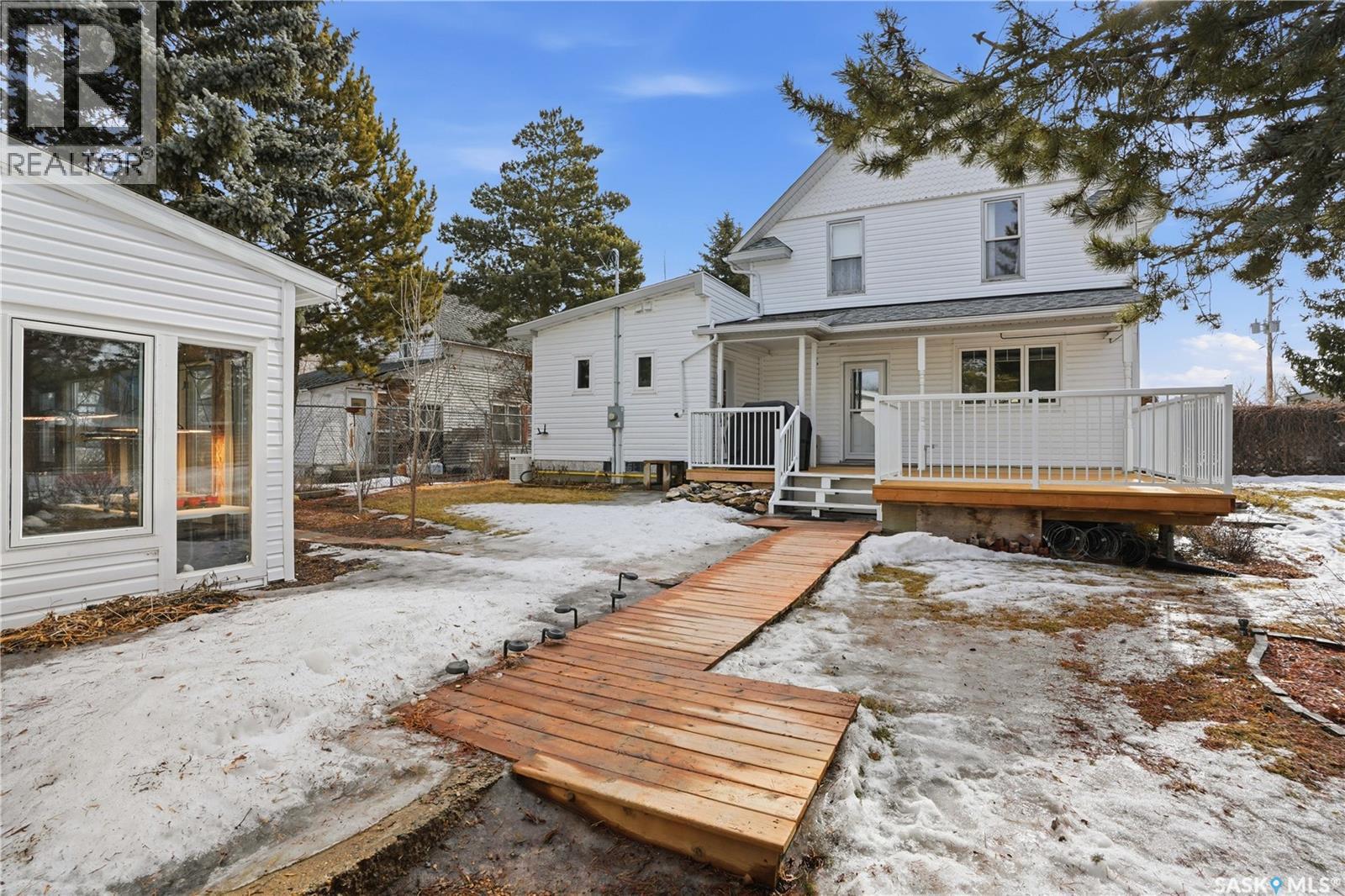 205 3Rd Avenue, Harris, SK - Outdoor With Deck Patio Veranda